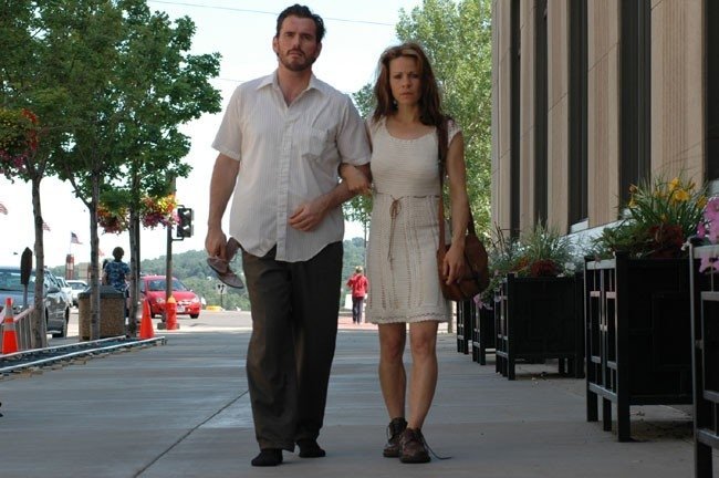 Matt Dillon and Lili Taylor in Factotum