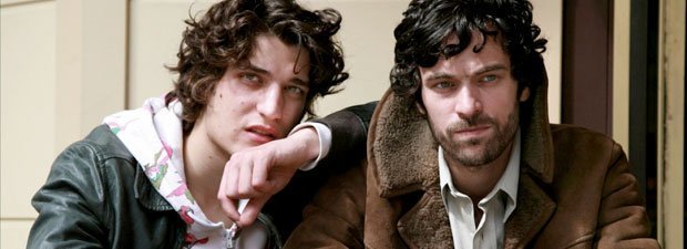 Louis Garrel and Romain Duris in Dans Paris