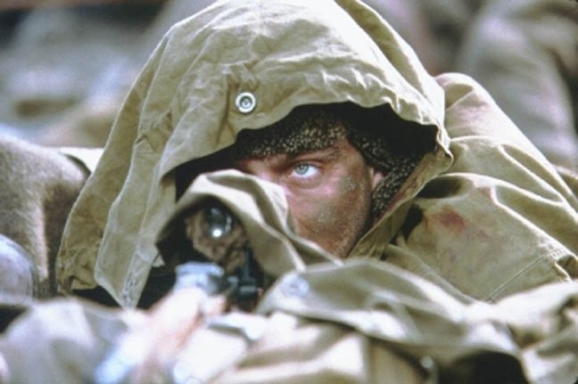 Jude Law takes aim in Enemy at the Gates