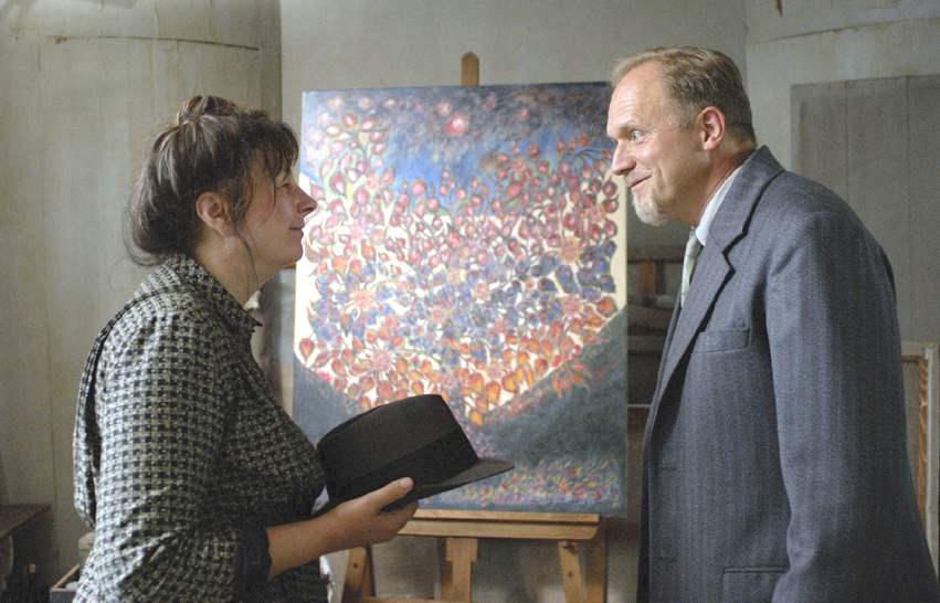 Yolande Moreau and Ulrich Tukur in Séraphine