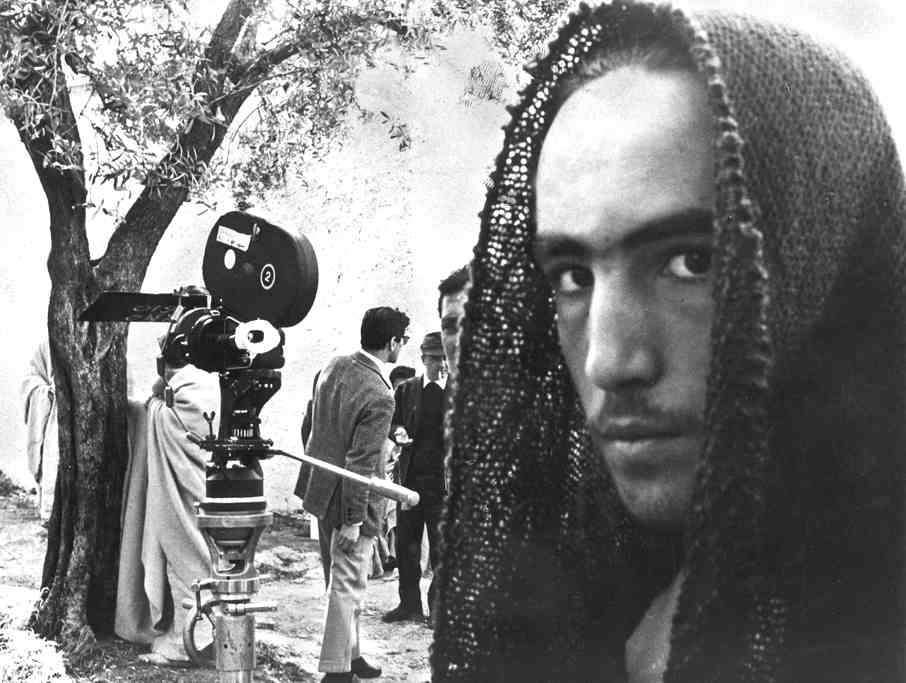 Enrique Irazoqui on set in The Gospel according to St Matthew