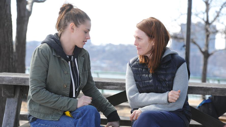 Kristen Stewart and Julianne Moore in Still Alice