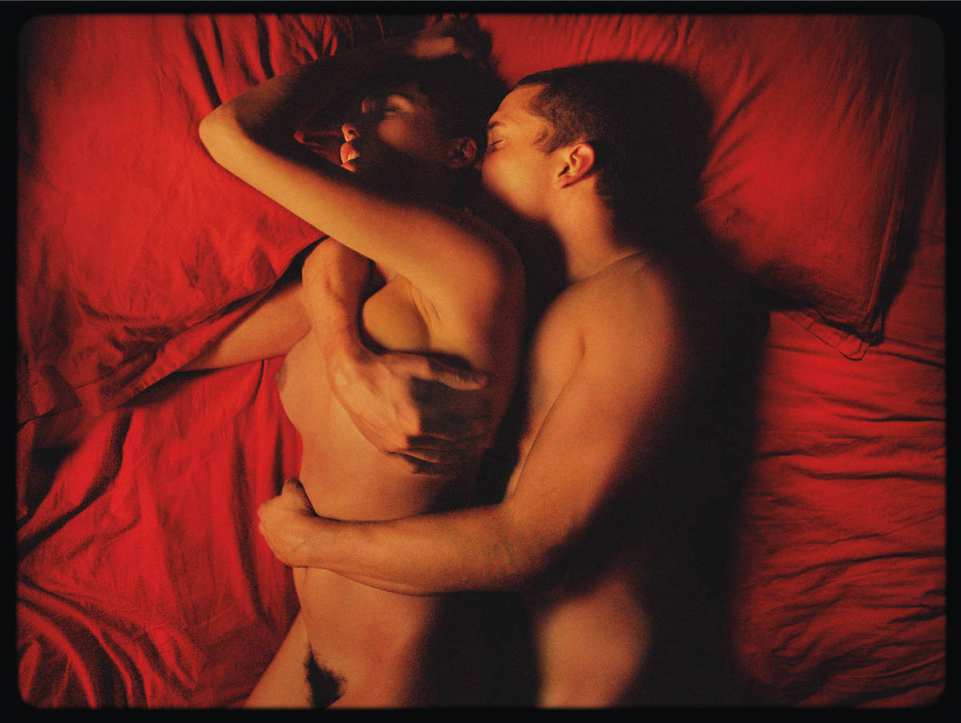 Aomi Muyock and Karl Glusman