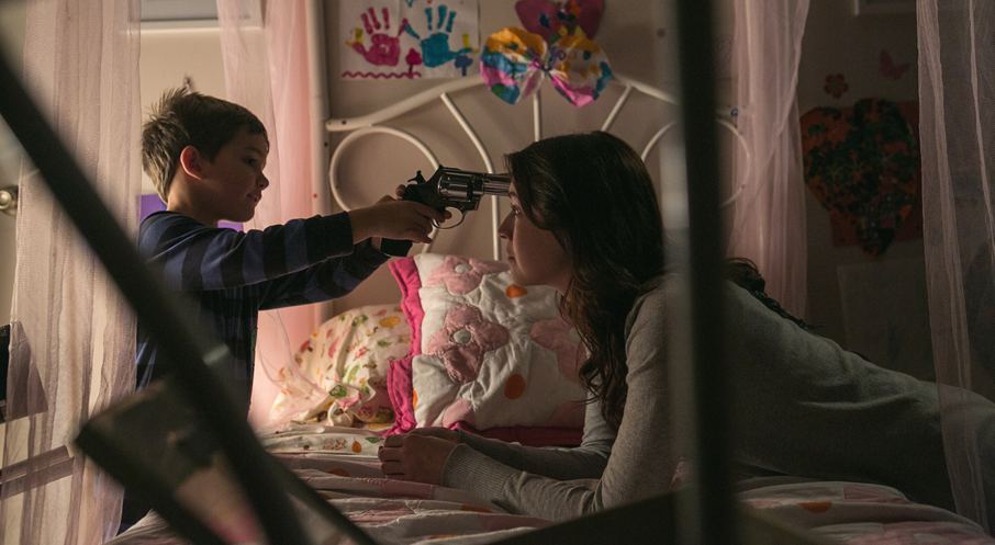 Thomas Bair and Sarah Bolger in Emelie